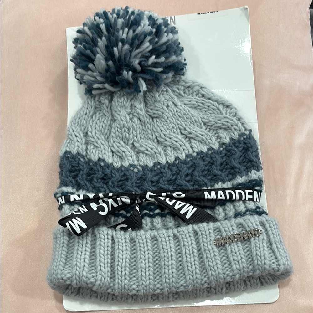 Steve Madden Pom-Pom Beanie